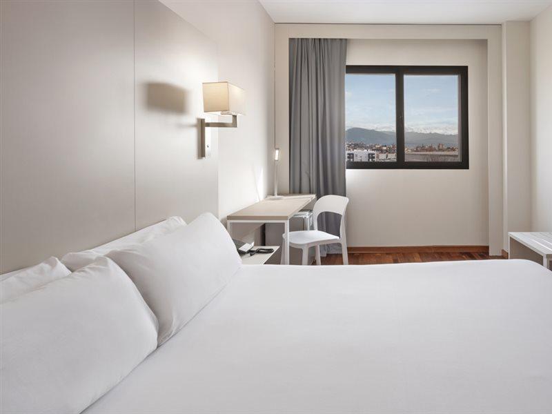 B&B Hotel Granada Estacion Ngoại thất bức ảnh