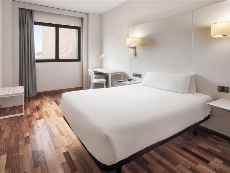 B&B Hotel Granada Estacion Ngoại thất bức ảnh