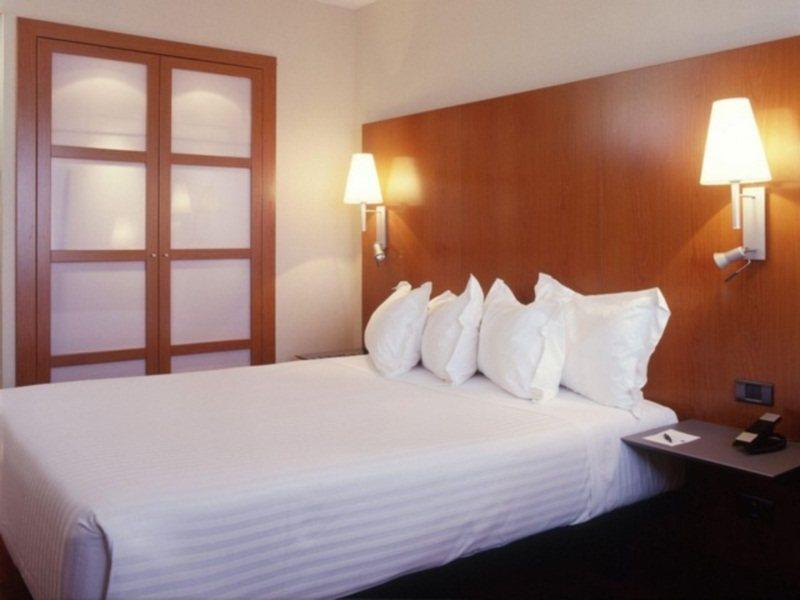 B&B Hotel Granada Estacion Ngoại thất bức ảnh