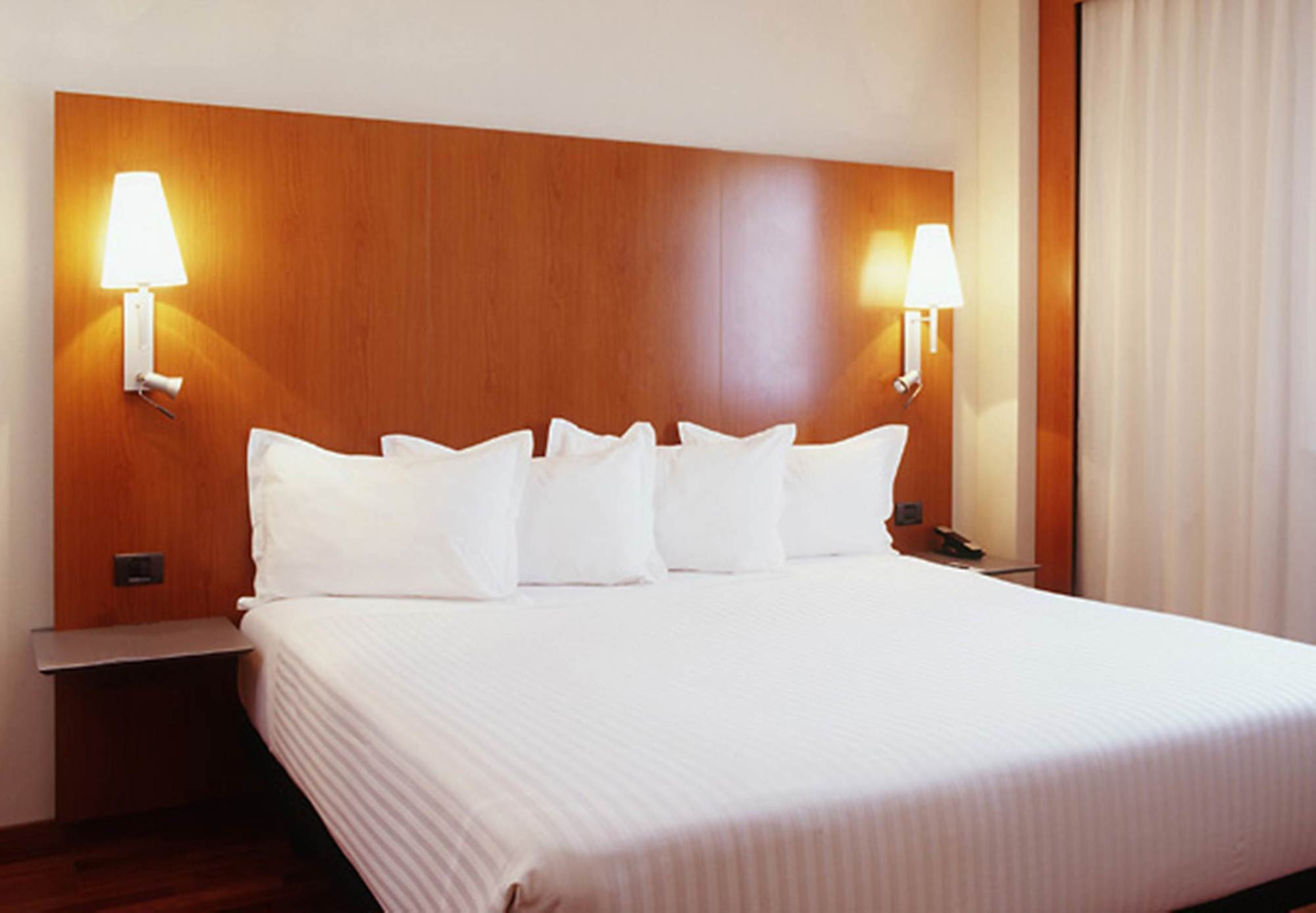 B&B Hotel Granada Estacion Ngoại thất bức ảnh